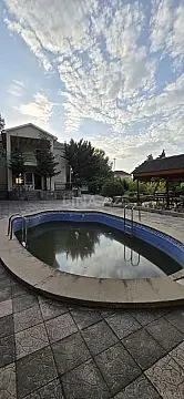 Satılır 6 otaqlı həyət evi 300 m²