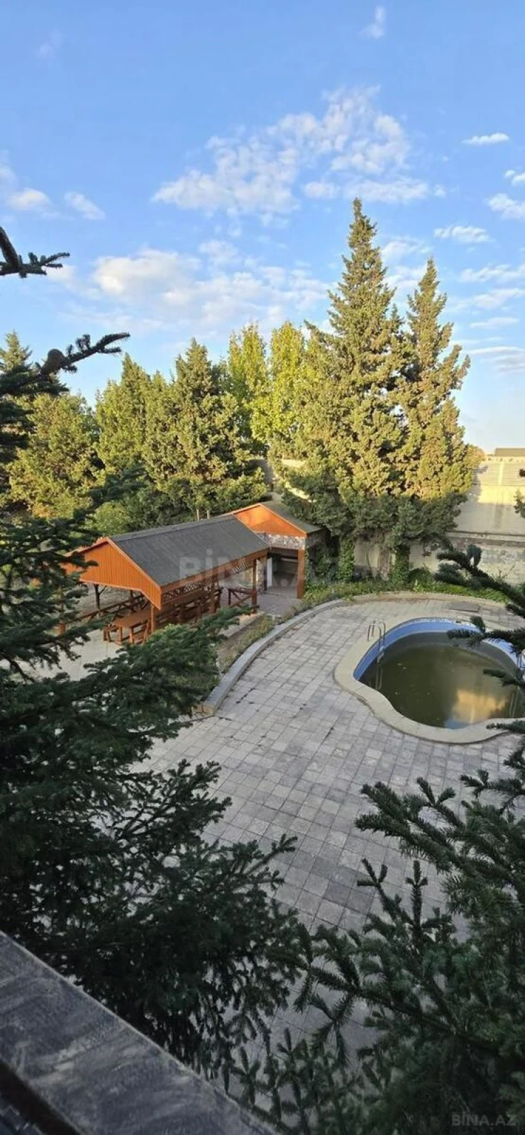 Satılır 6 otaqlı həyət evi 300 m²