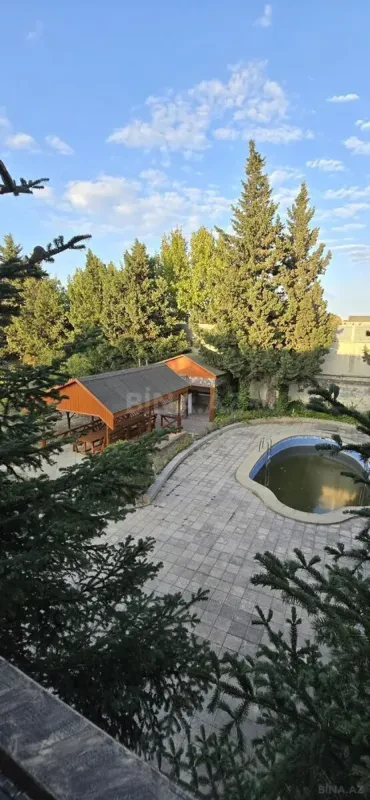 Satılır 6 otaqlı həyət evi 300 m²