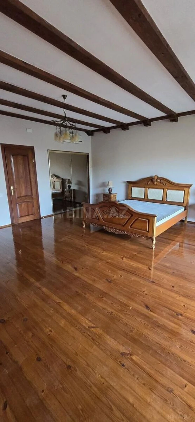Satılır 6 otaqlı həyət evi 300 m²