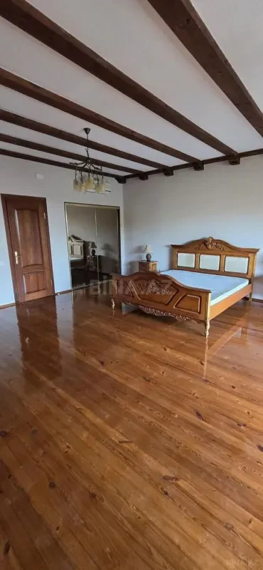 Satılır 6 otaqlı həyət evi 300 m²