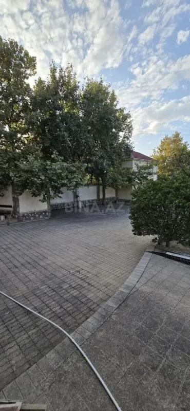 Satılır 6 otaqlı həyət evi 300 m²