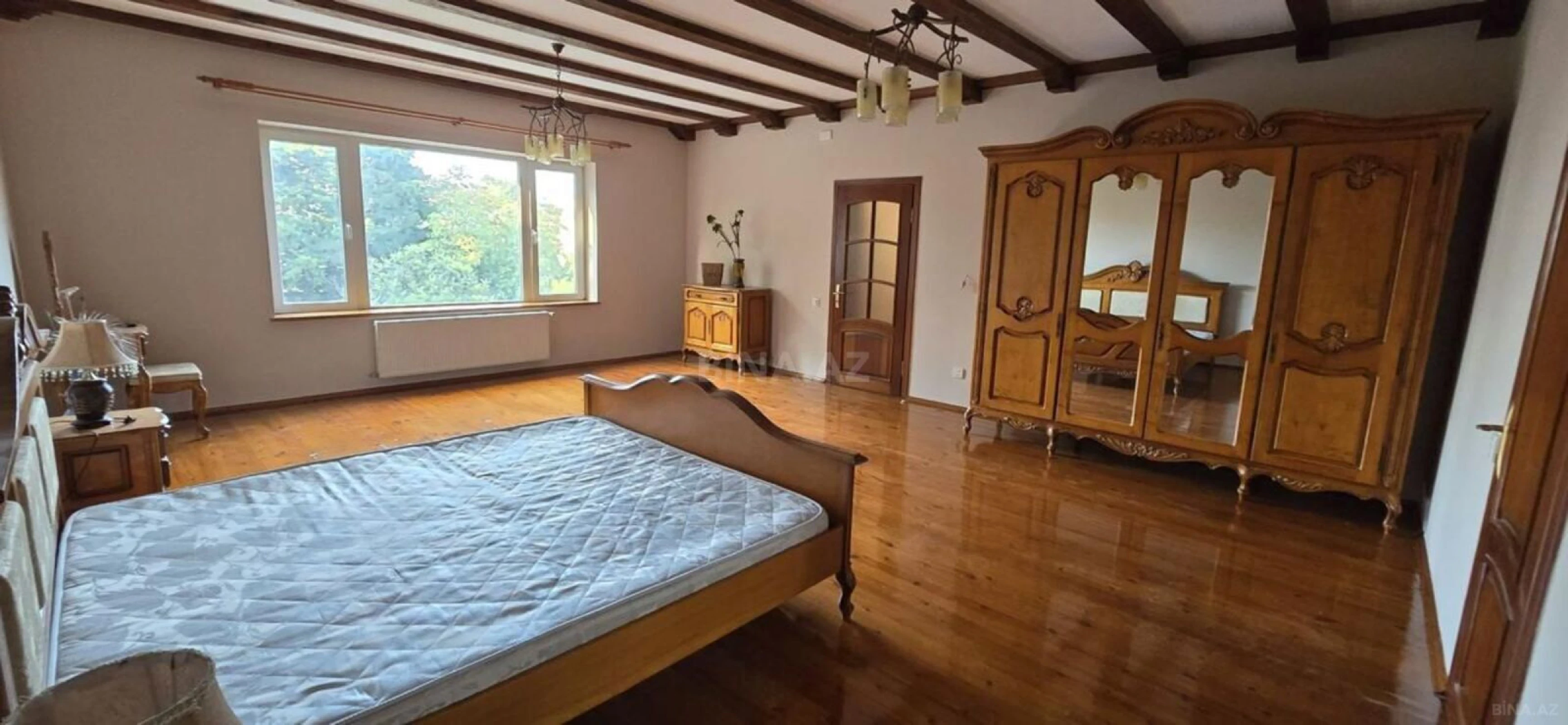 Satılır 6 otaqlı həyət evi 300 m²