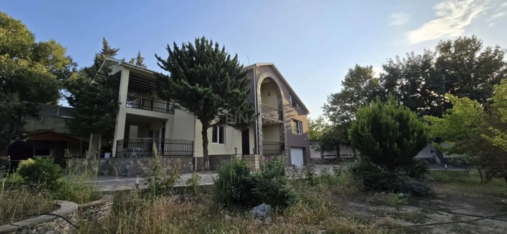 Satılır 6 otaqlı həyət evi 300 m²