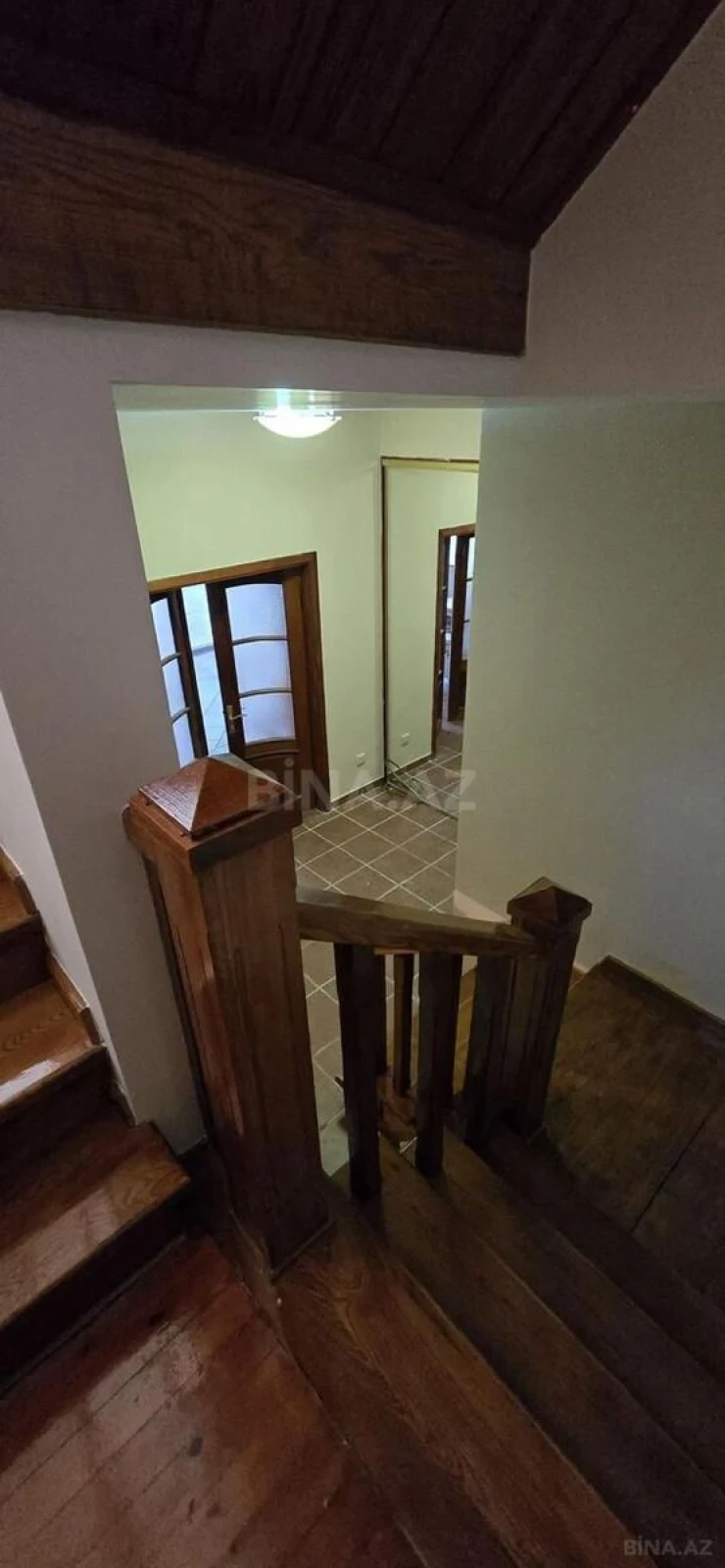 Satılır 6 otaqlı həyət evi 300 m²