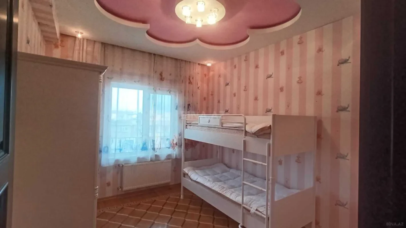 Satılır 4 otaqlı mənzil 180 m²