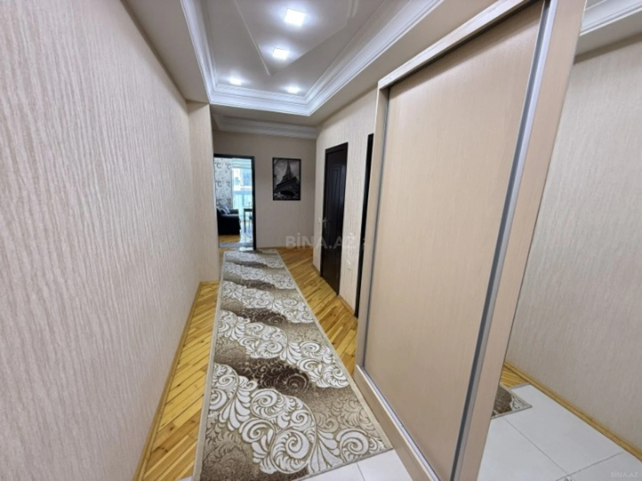 Satılır 2 otaqlı mənzil 92 m²