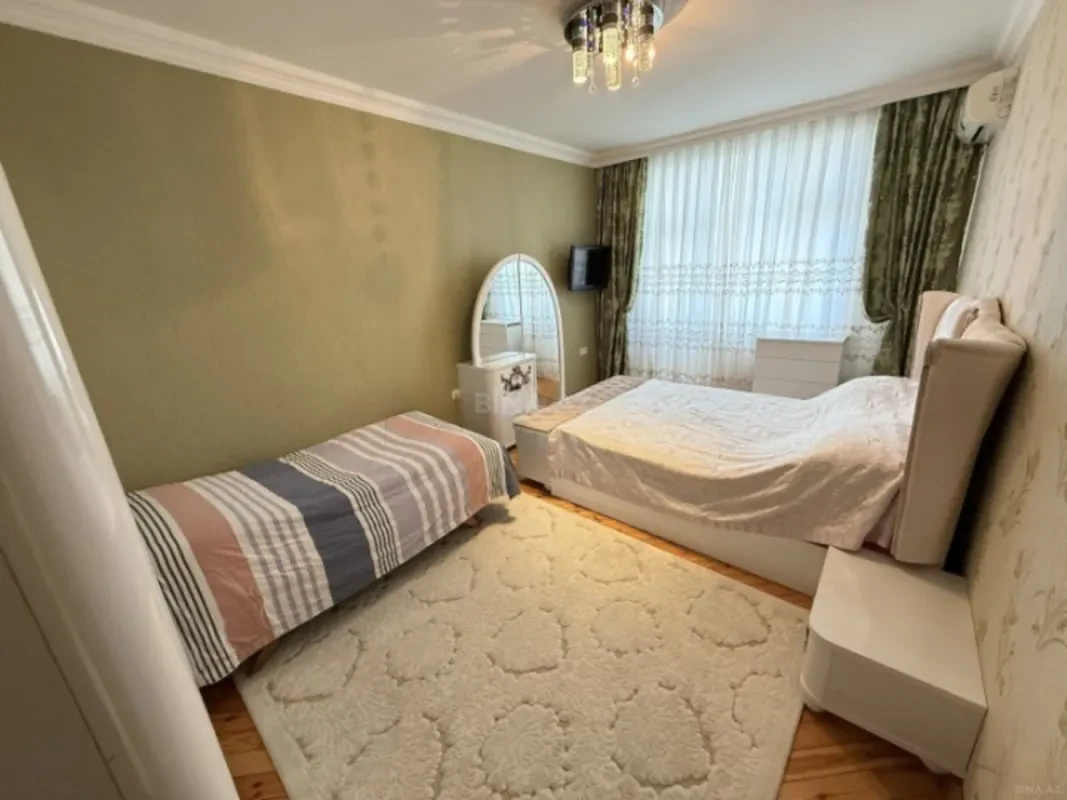 Satılır 2 otaqlı mənzil 92 m²