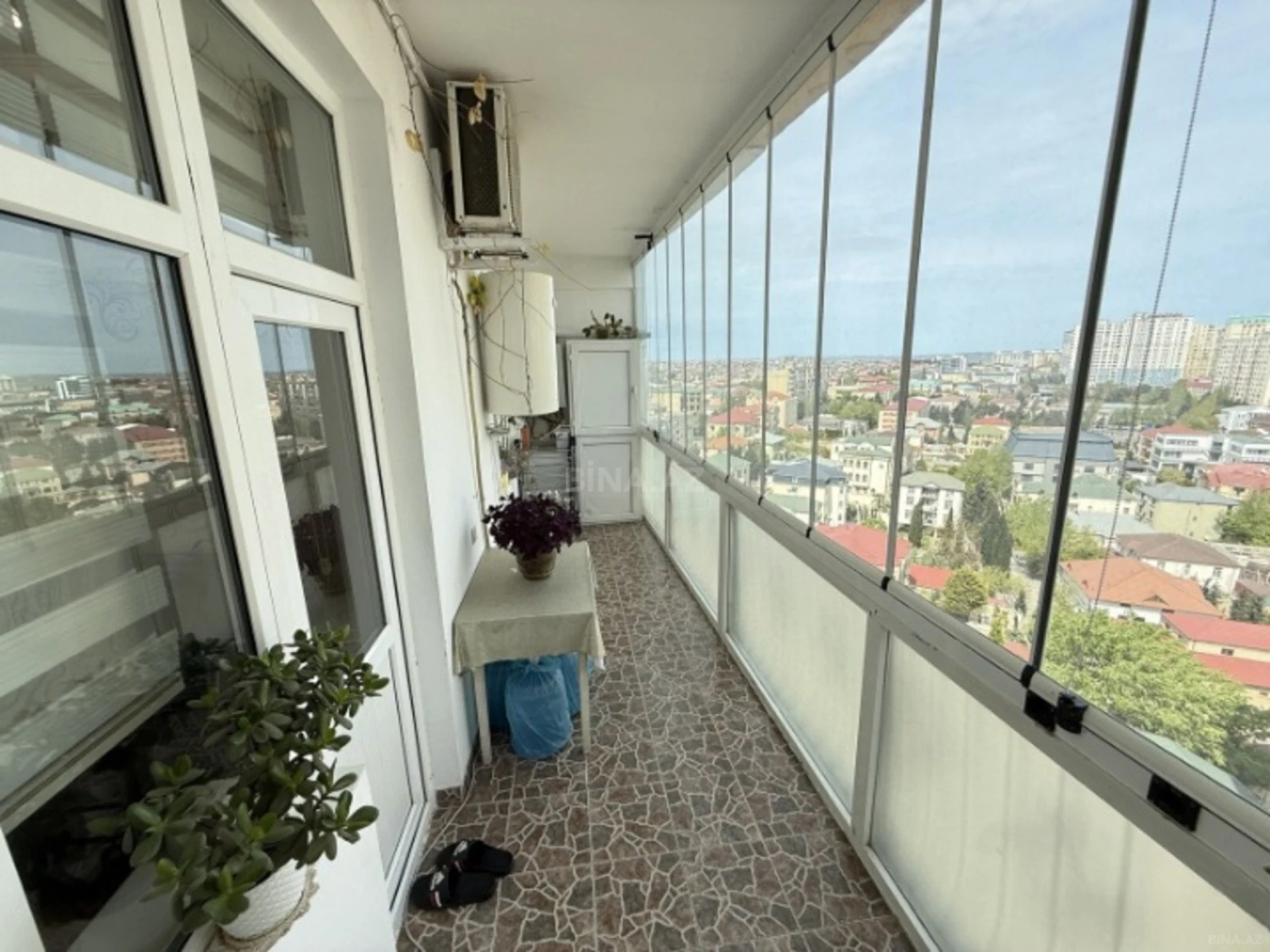 Satılır 2 otaqlı mənzil 92 m²