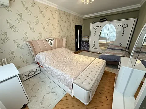 Satılır 2 otaqlı mənzil 92 m²
