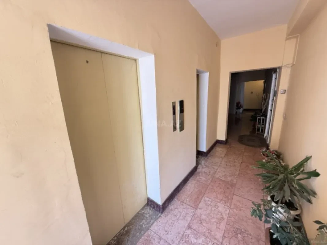 Satılır 2 otaqlı mənzil 92 m²