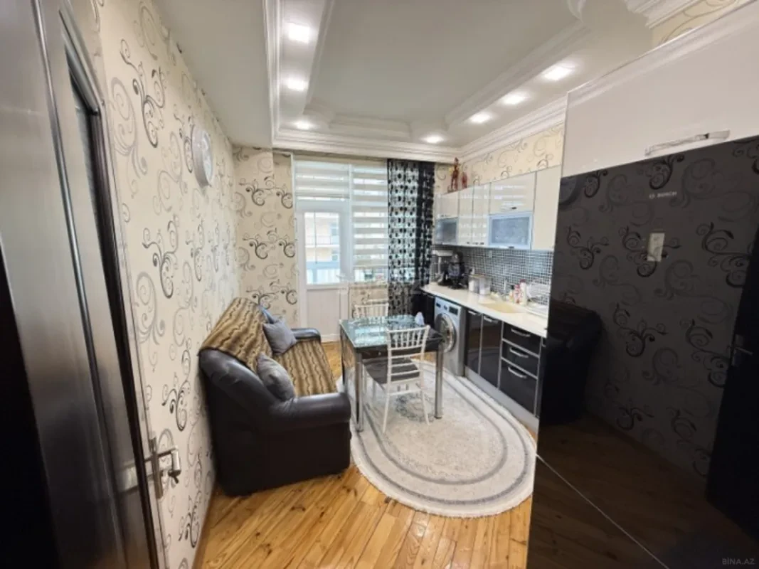 Satılır 2 otaqlı mənzil 92 m²