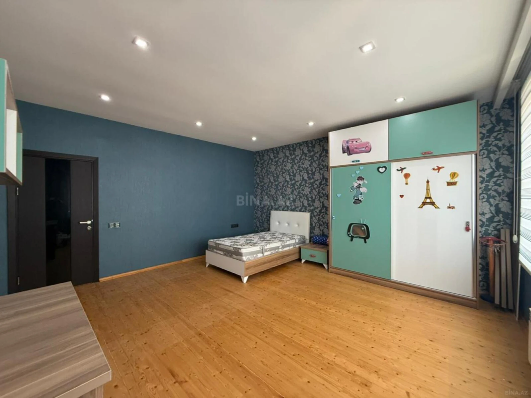 Satılır 5 otaqlı həyət evi 200 m²