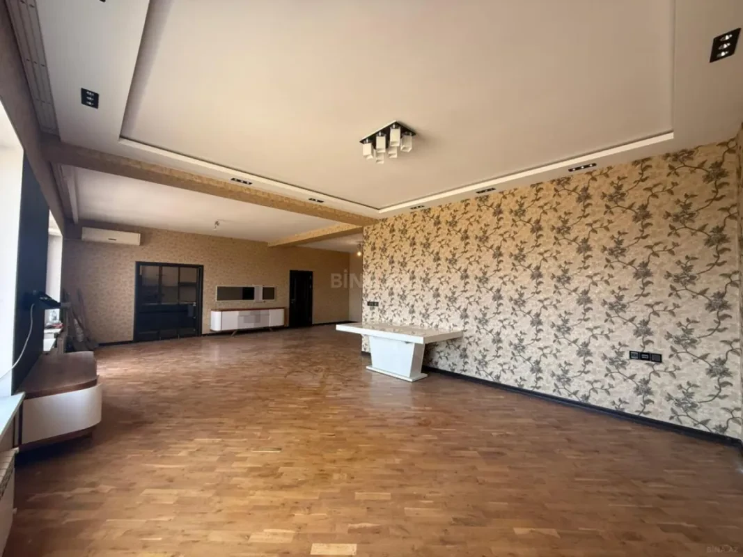 Satılır 5 otaqlı həyət evi 200 m²