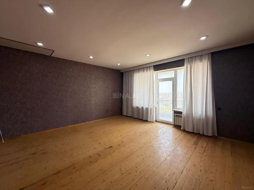 Satılır 5 otaqlı həyət evi 200 m²