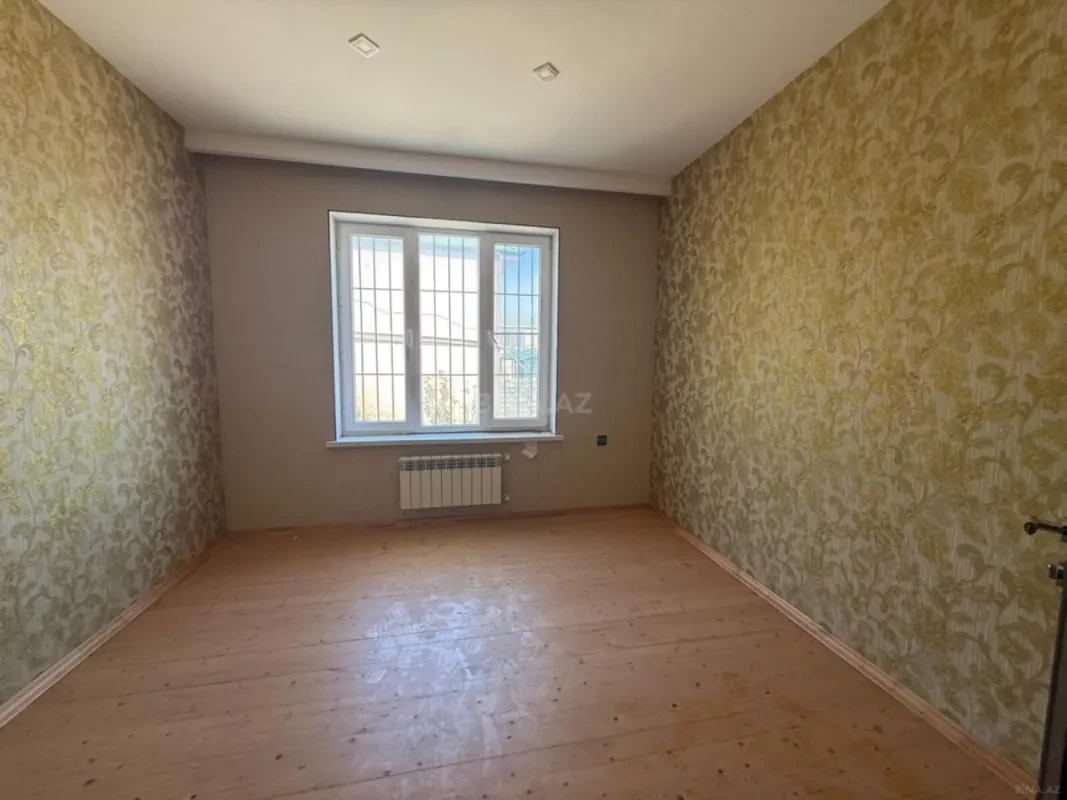 Satılır 5 otaqlı həyət evi 200 m²