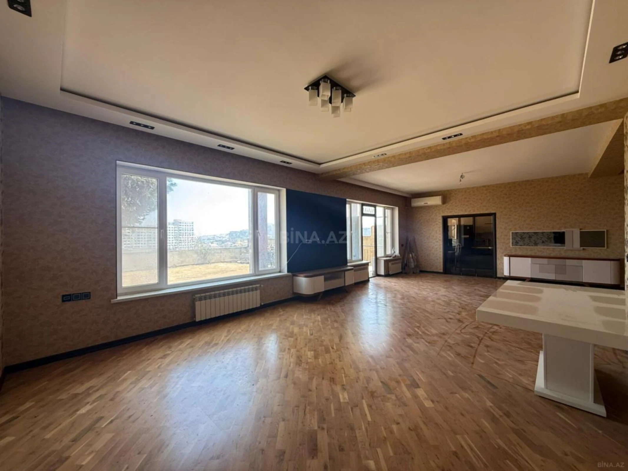 Satılır 5 otaqlı həyət evi 200 m²