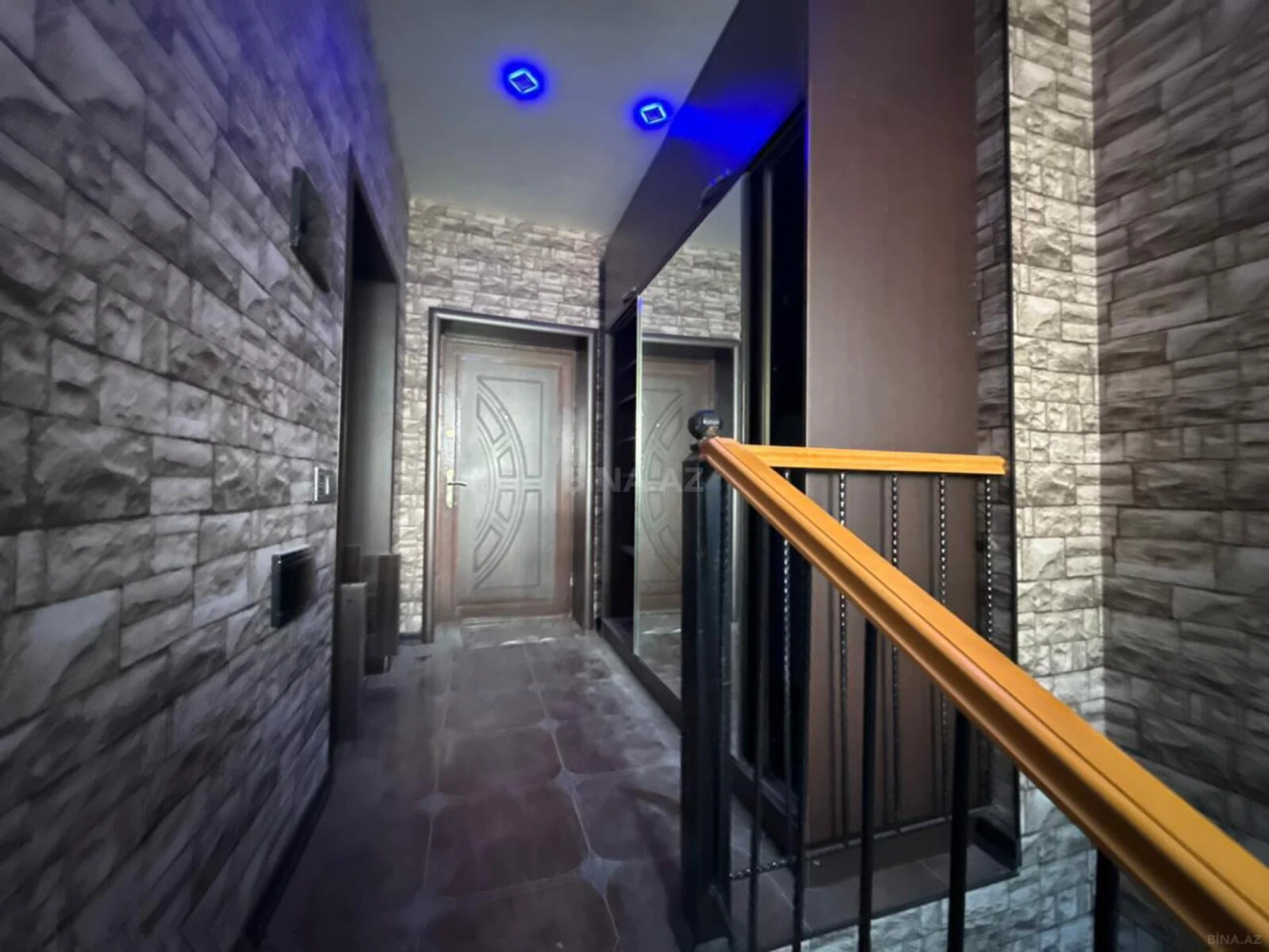 Satılır 5 otaqlı həyət evi 200 m²