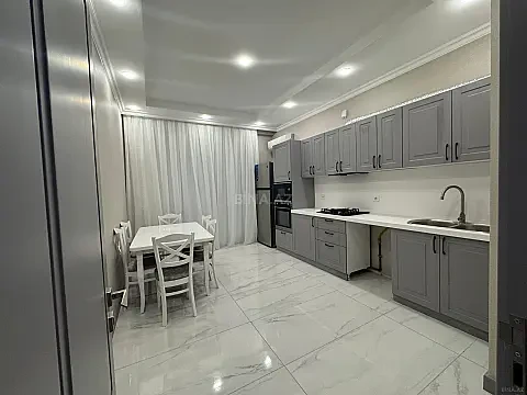 Kirayə verilir 2 otaqlı mənzil 85 m²