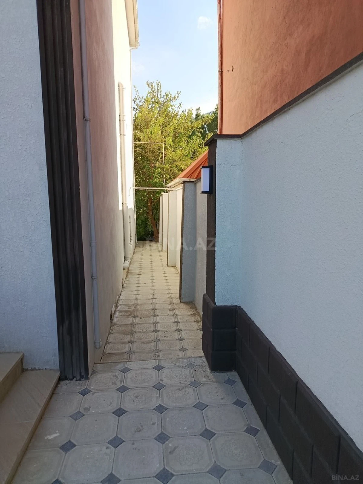 Satılır 6 otaqlı həyət evi 200 m²