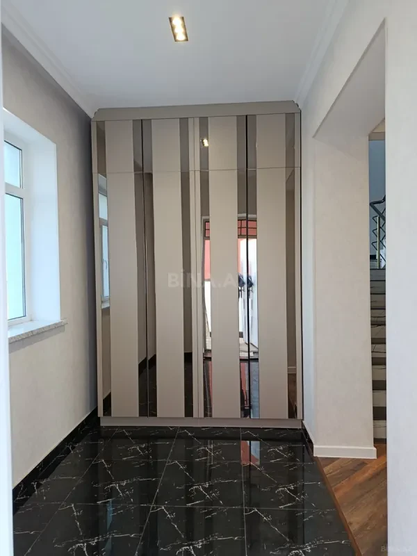 Satılır 6 otaqlı həyət evi 200 m²