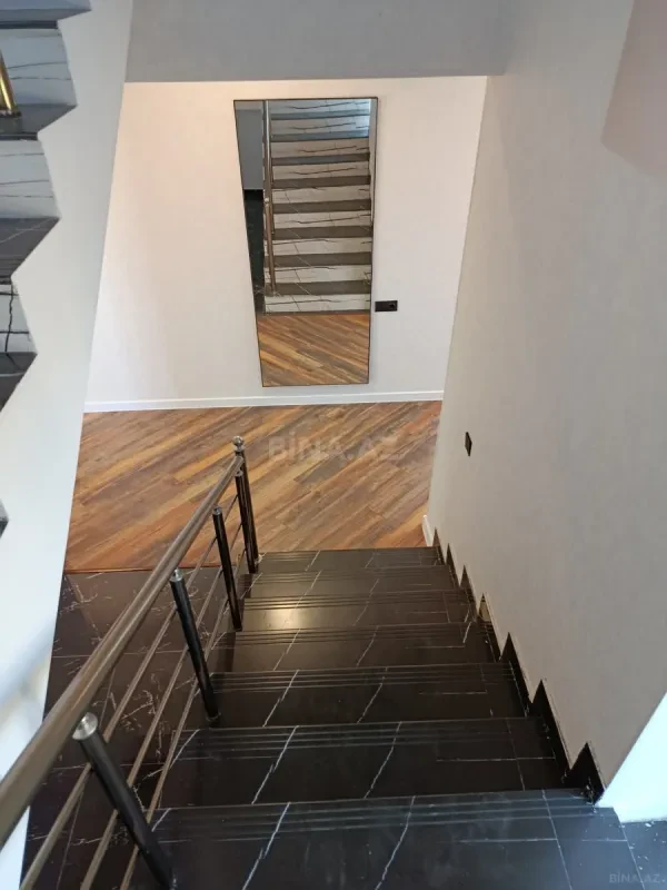 Satılır 6 otaqlı həyət evi 200 m²