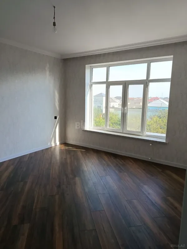Satılır 6 otaqlı həyət evi 200 m²