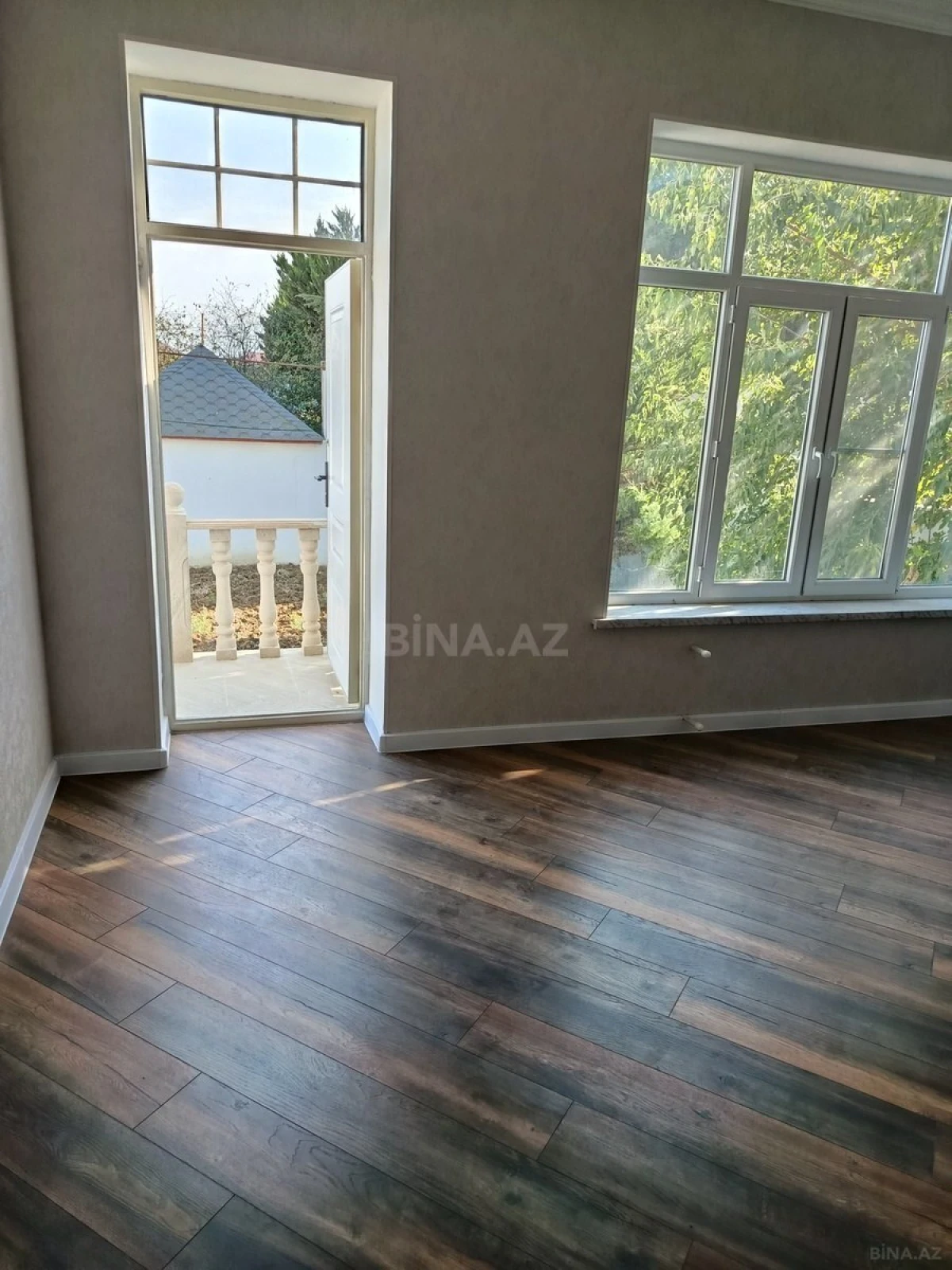 Satılır 6 otaqlı həyət evi 200 m²