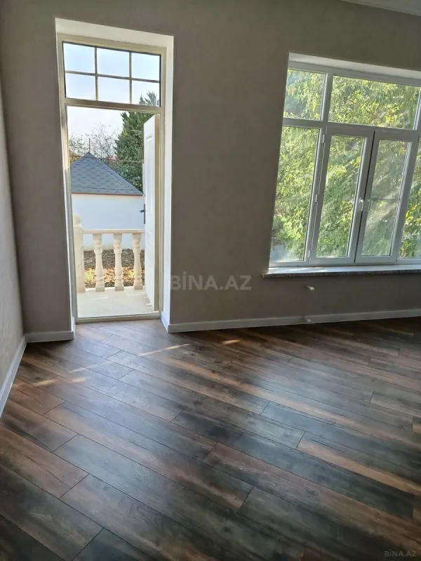 Satılır 6 otaqlı həyət evi 200 m²