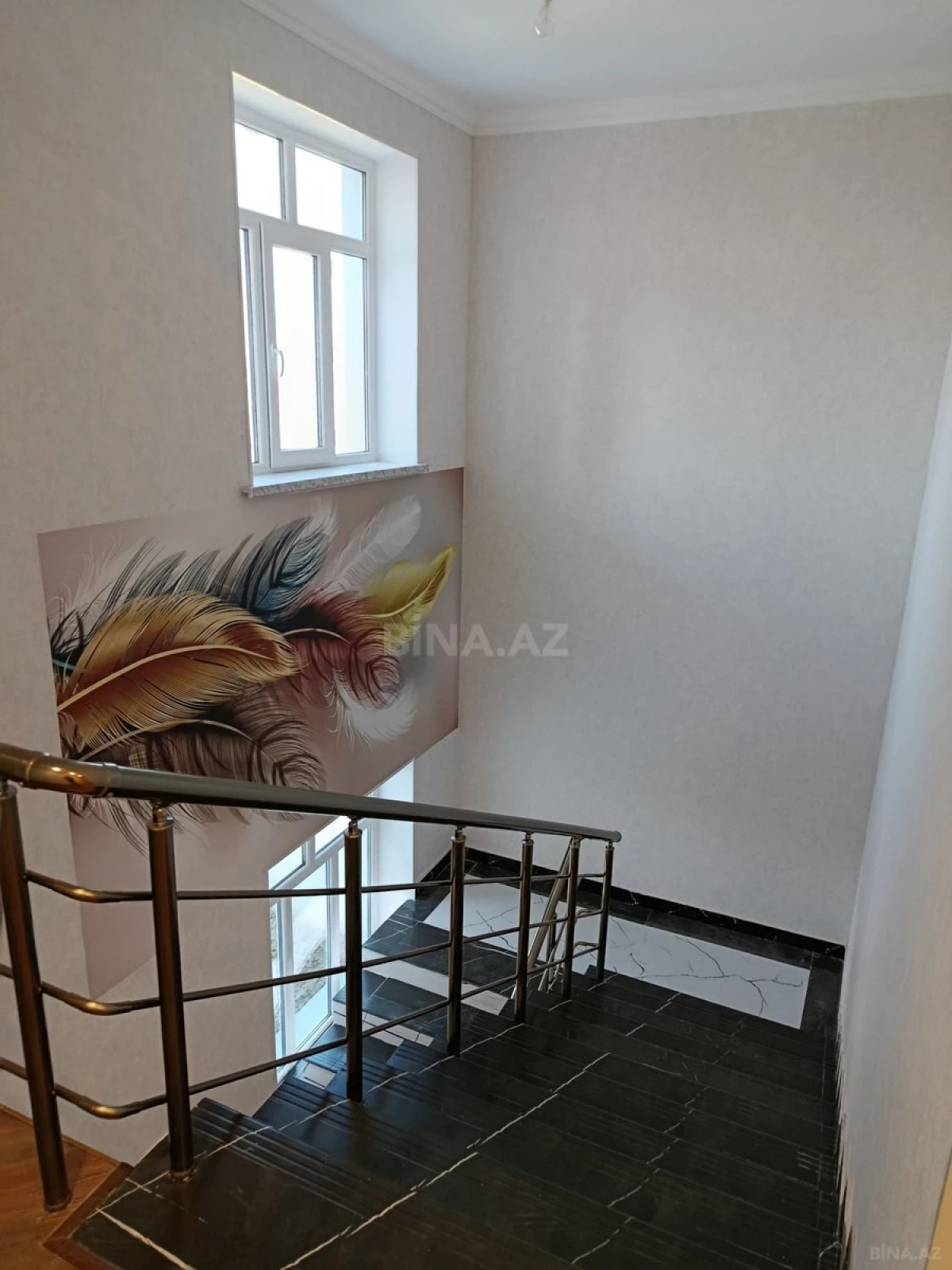 Satılır 6 otaqlı həyət evi 200 m²