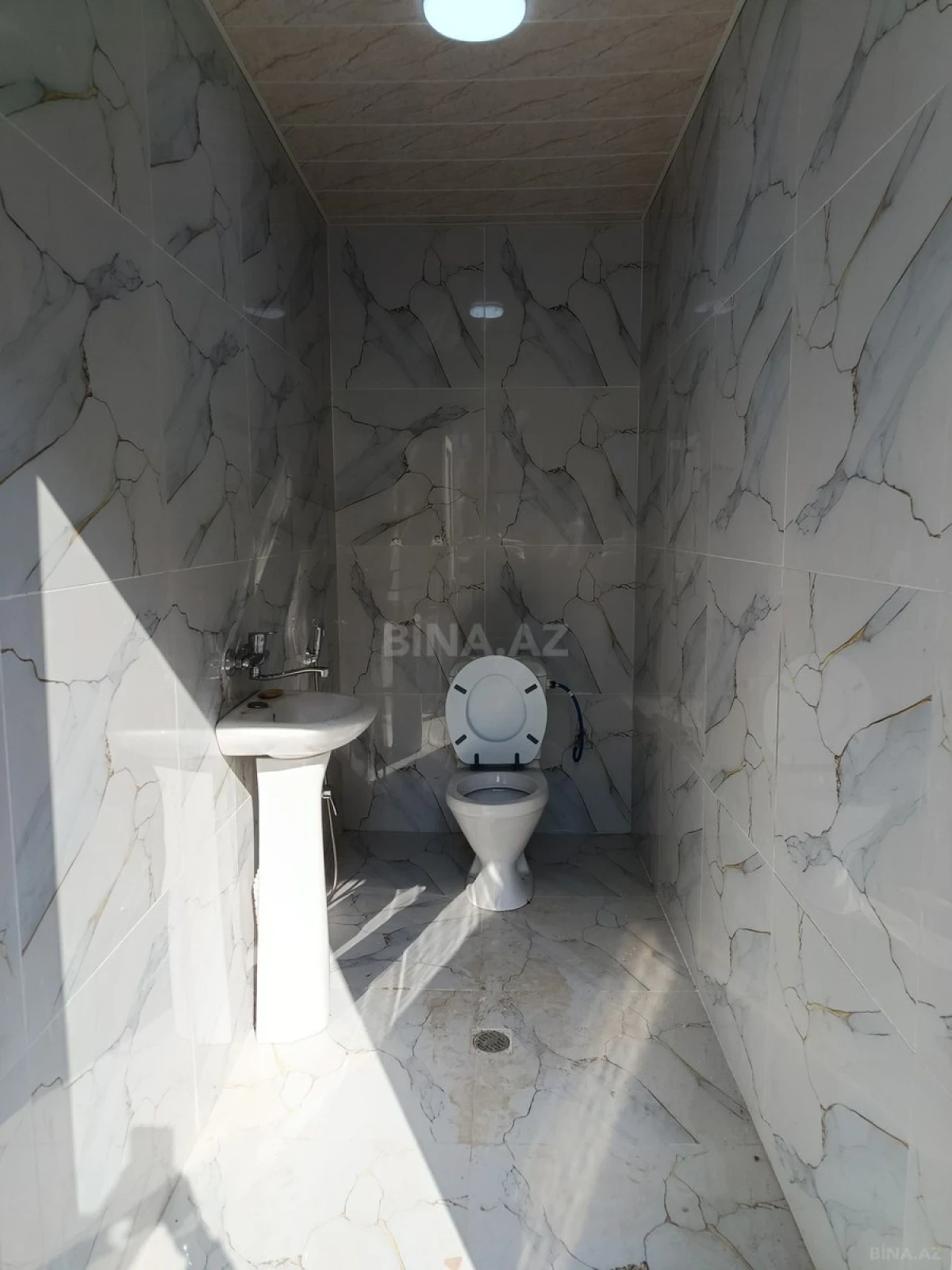 Satılır 6 otaqlı həyət evi 200 m²