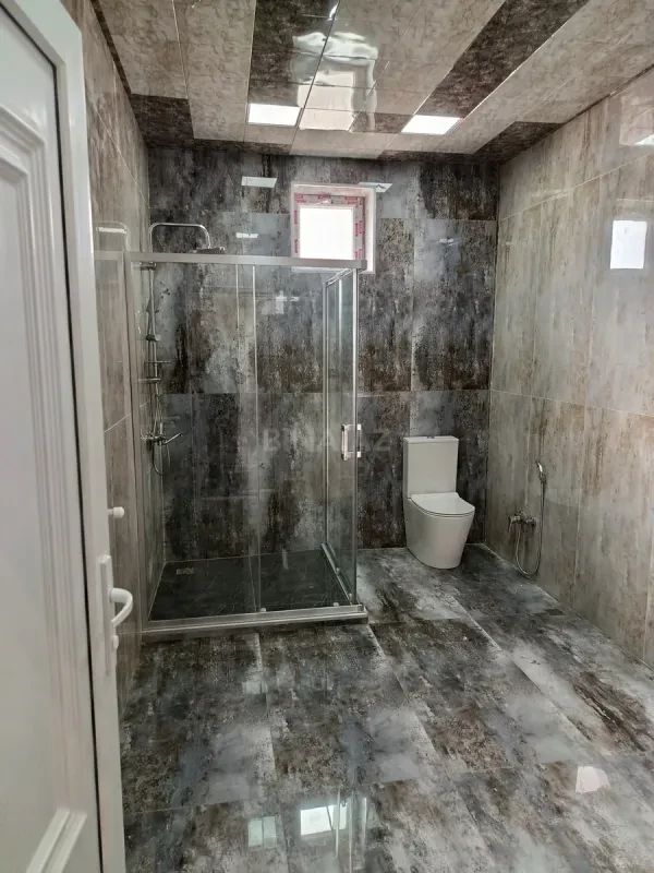 Satılır 6 otaqlı həyət evi 200 m²