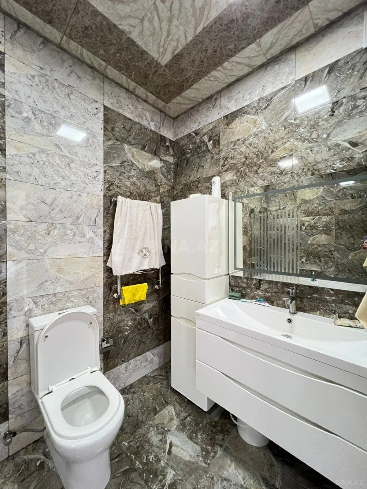 Kirayə verilir 2 otaqlı mənzil 70 m²