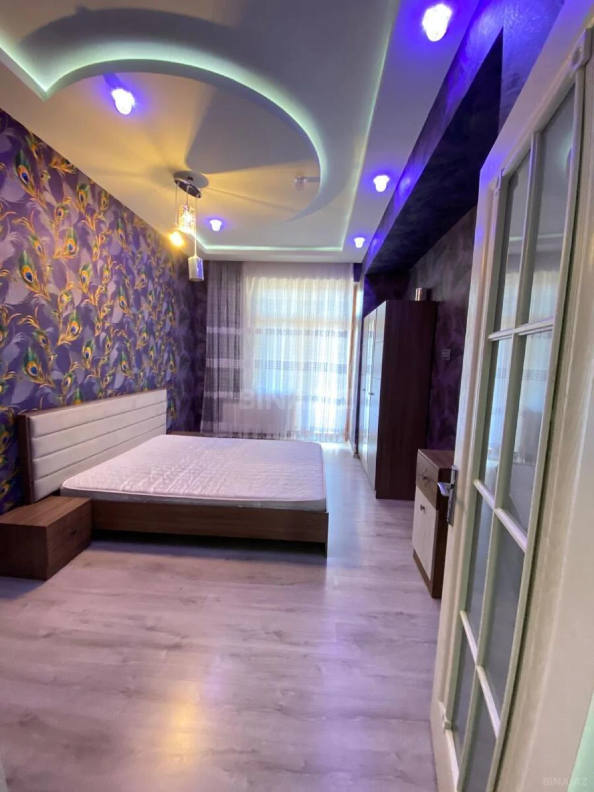 Kirayə verilir 3 otaqlı mənzil 150 m²
