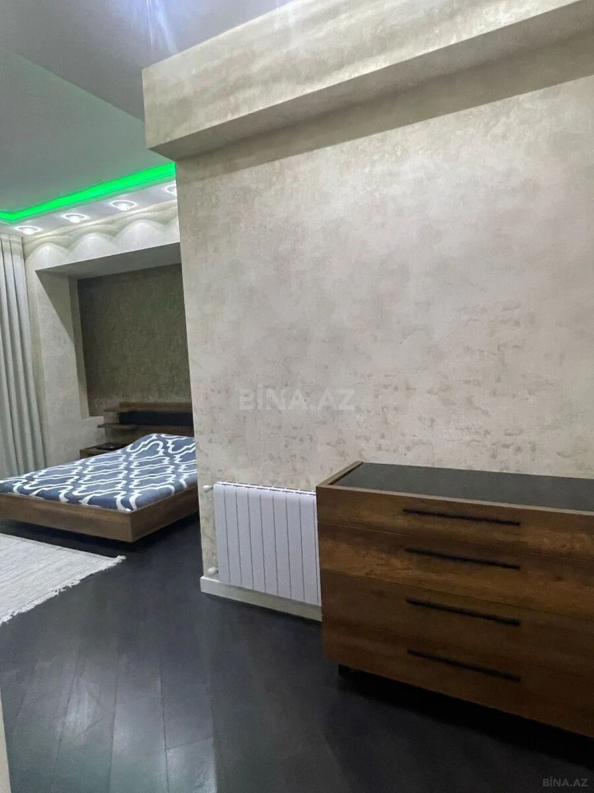 Kirayə verilir 3 otaqlı mənzil 160 m²