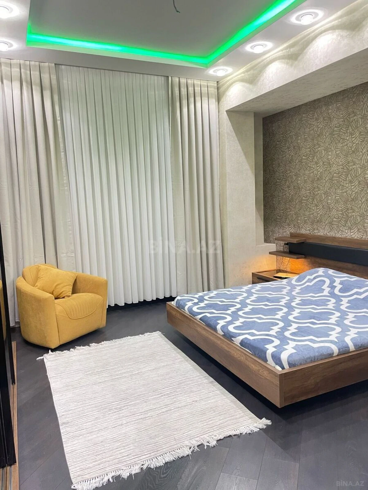 Kirayə verilir 3 otaqlı mənzil 160 m²