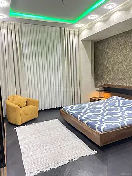 Kirayə verilir 3 otaqlı mənzil 160 m²