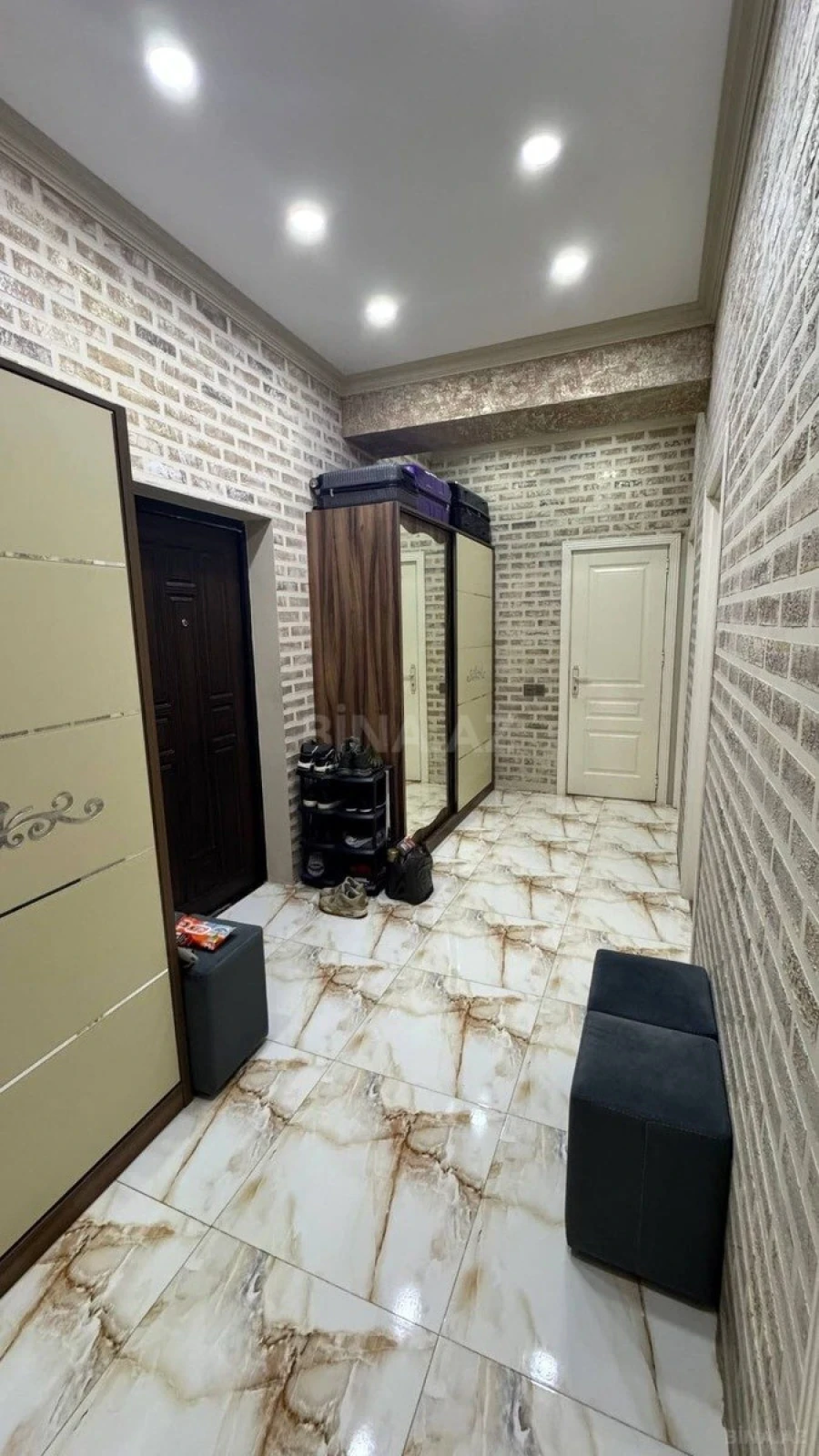 Satılır 2 otaqlı mənzil 85 m²