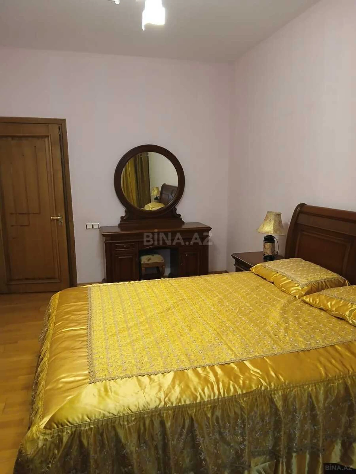 Kirayə verilir 3 otaqlı mənzil 140 m²