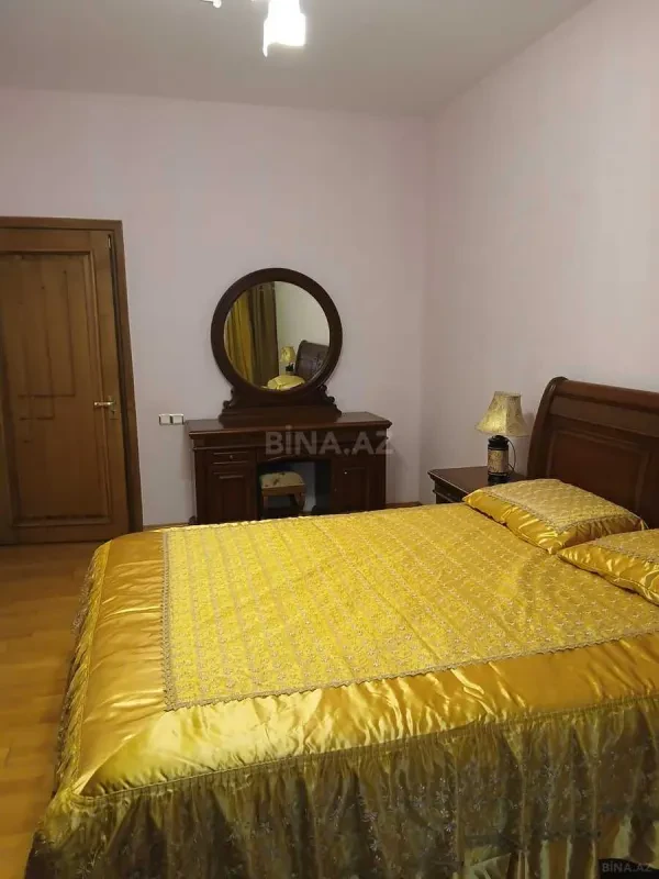 Kirayə verilir 3 otaqlı mənzil 140 m²
