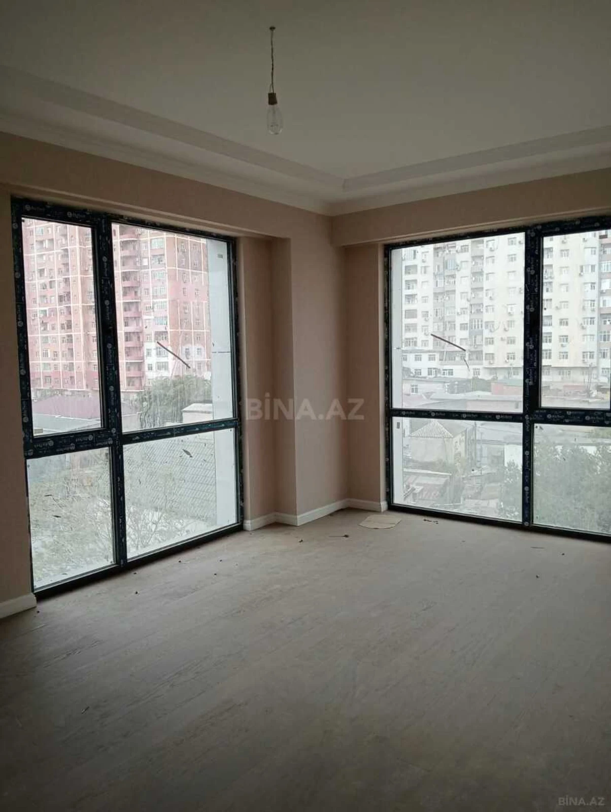 Satılır 3 otaqlı mənzil 99.7 m²