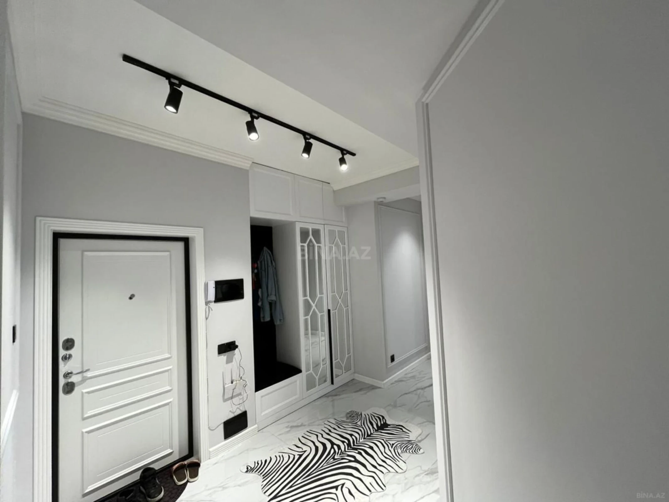Kirayə verilir 3 otaqlı mənzil 118 m²