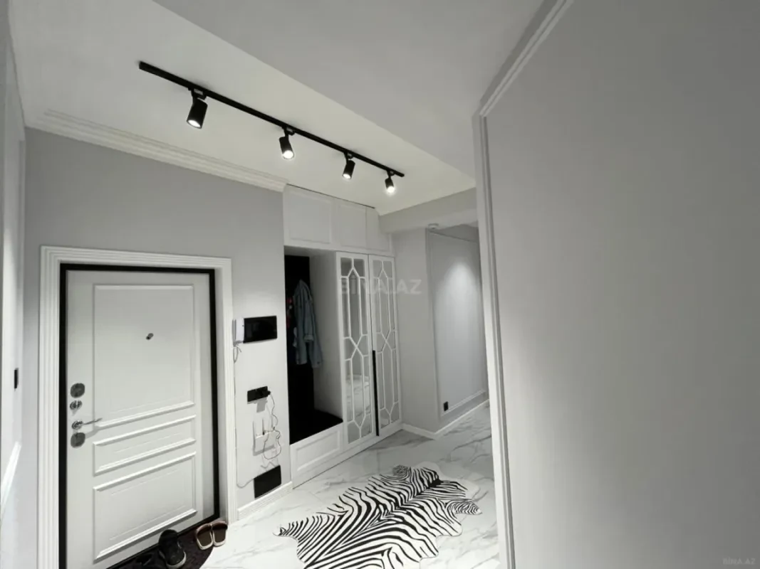 Kirayə verilir 3 otaqlı mənzil 118 m²