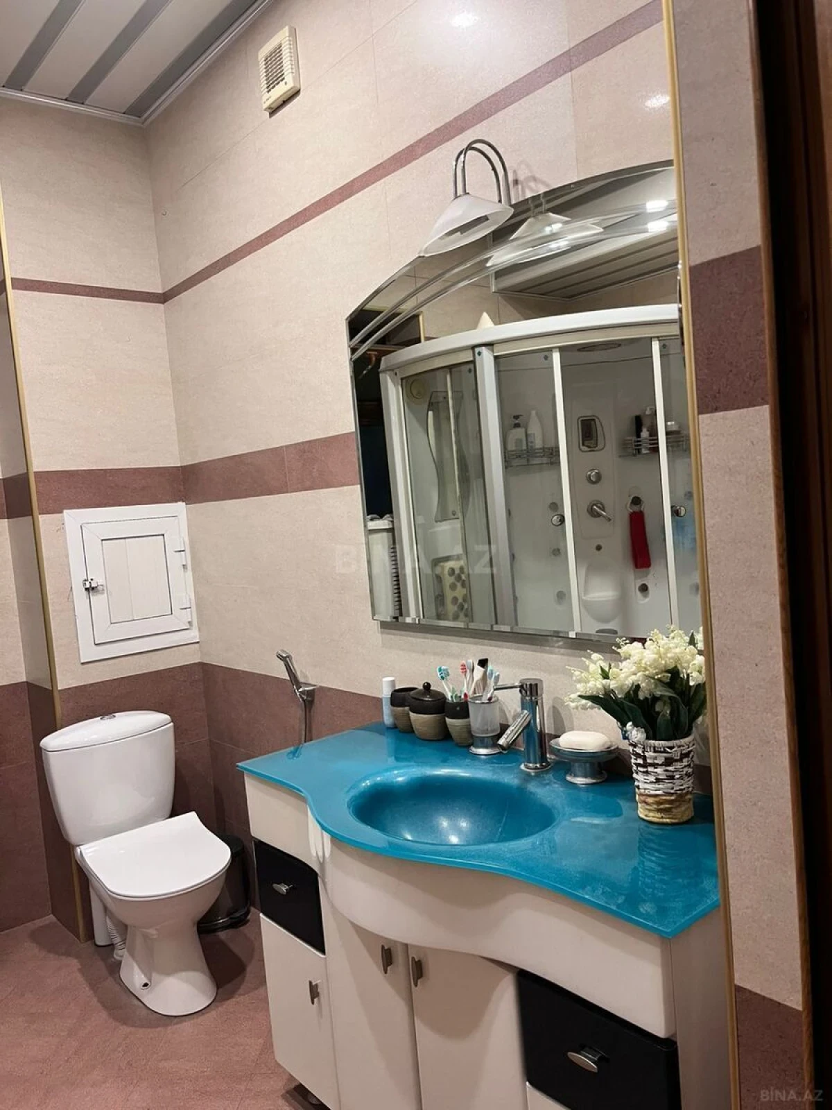 Satılır 4 otaqlı mənzil 172 m²