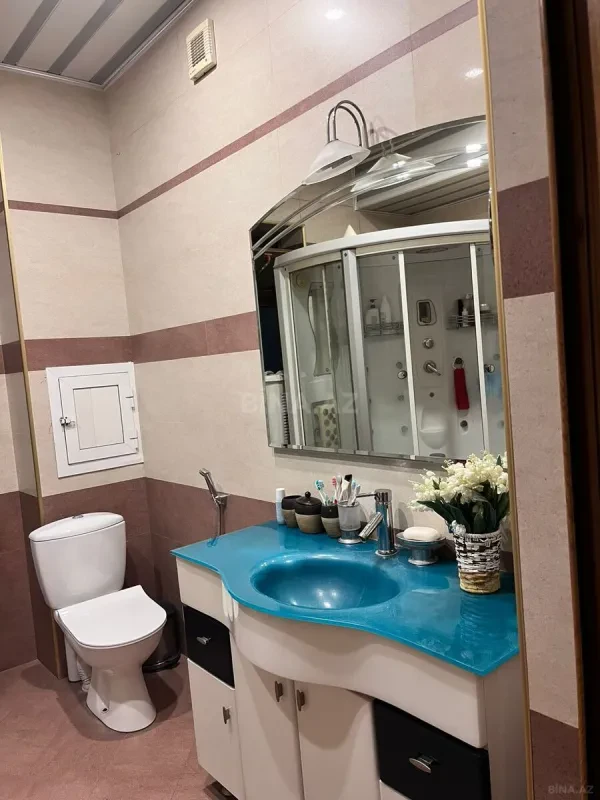 Satılır 4 otaqlı mənzil 172 m²