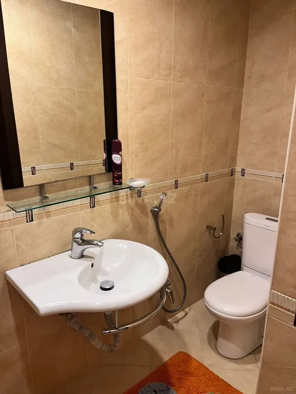 Satılır 4 otaqlı mənzil 172 m²