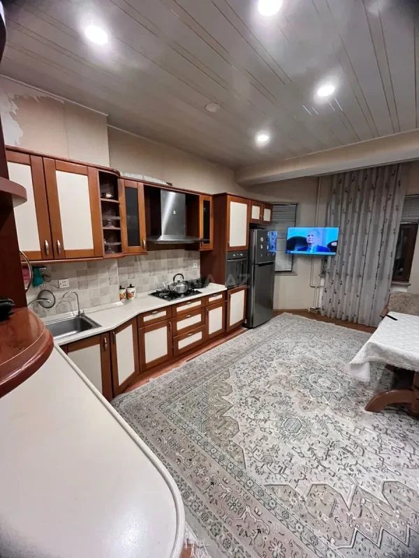 Satılır 4 otaqlı mənzil 172 m²