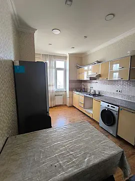 Satılır 3 otaqlı mənzil 110 m²