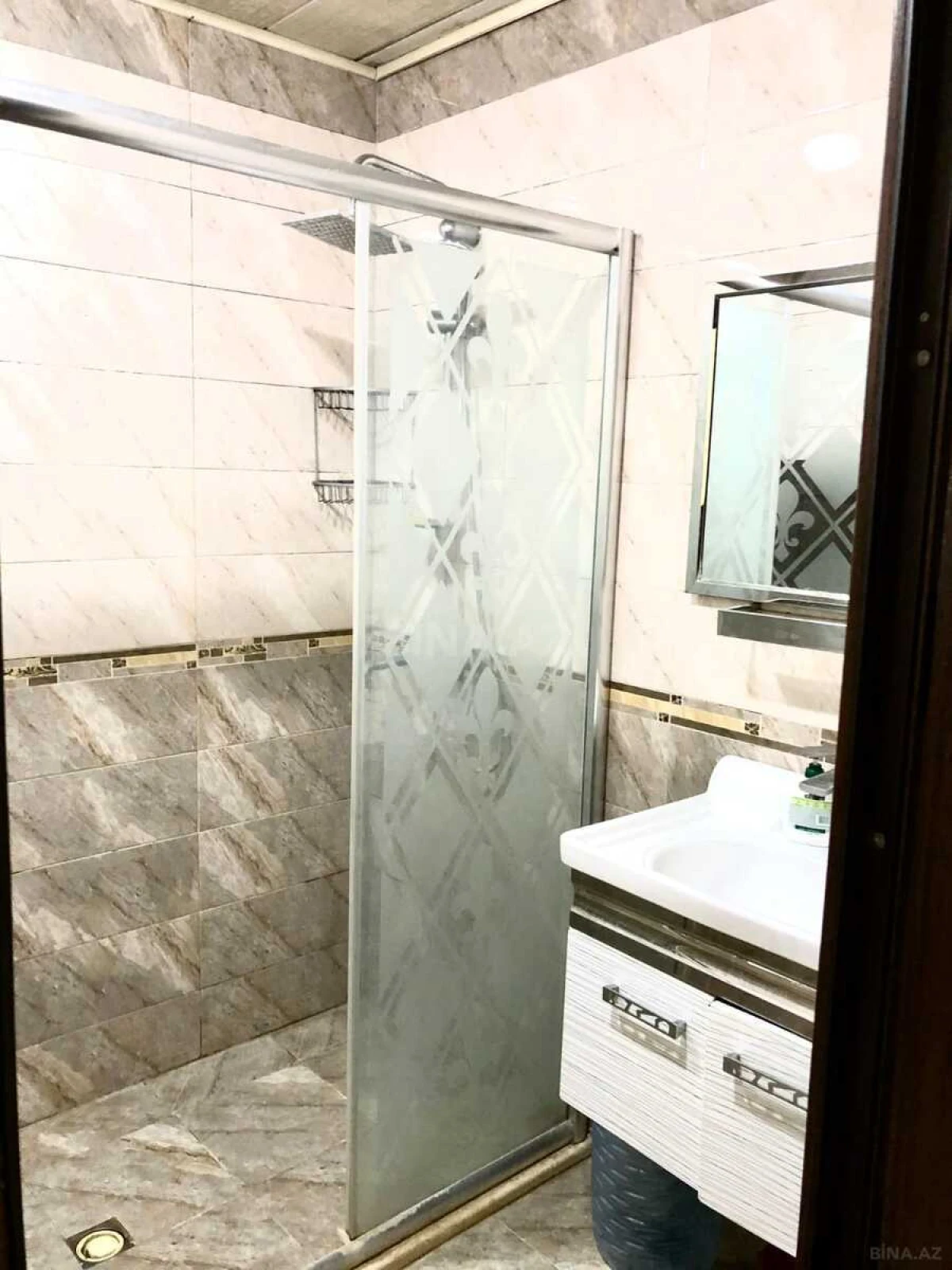 Satılır 3 otaqlı mənzil 110 m²