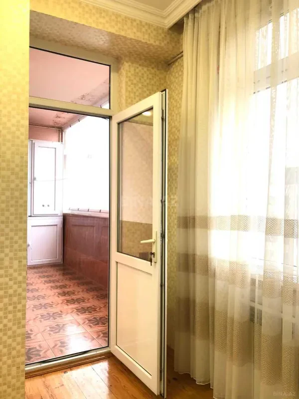 Satılır 3 otaqlı mənzil 110 m²
